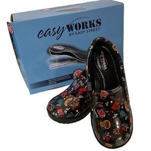 Easy Works by Easy Street Leeza Hot Coffee Black Slip-Resistant Clogs NIB Size 7